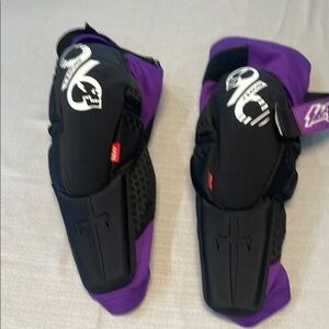 Black and Purple Protective Gear JP-128